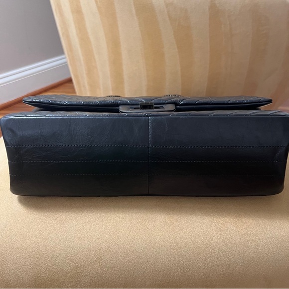 CHANEL So Black 2.55 Reissue 226 Chevron Flap Bag - Picture 8 of 13